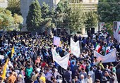 حضور پرشور مردم و دانش‌آموزان غرب استان تهران در راهپیمایی 13 آبان+تصویر