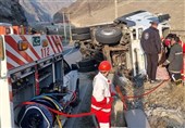 واژگونی کامیون در محور جلفا - خداآفرین
