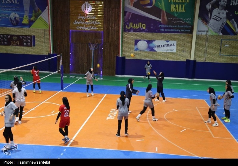 چهارمین اردوی انتخابی تیم ملی والیبال دختران زیر 15 سال به روایت تصویر