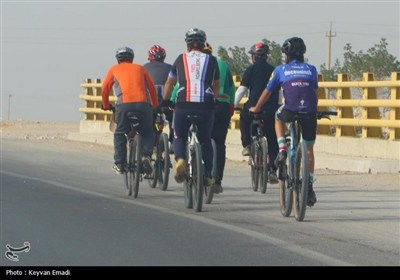 رکاب‌زنی 83 کیلومتری به مناسبت هفته کتاب در دشتستان
