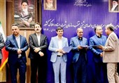 رئیس اداره ثبت قشم به‌عنوان مدیر برتر کشور معرفی شد