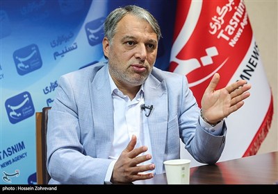 عزیزی: جلوی کشورهای عربی بگویم دولت زمین ما را فروخته است؟/خاندوزی اشتباهی آمده بود+فیلم