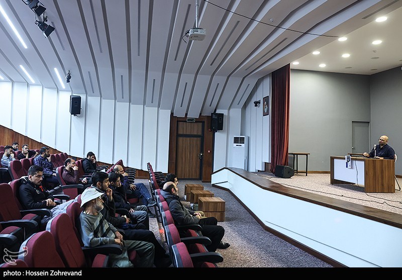 مستند عبری موشک ها بر فراز بازان