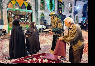 تجلیل از مادران شهدا در مجلس تعزیه شهادت حضرت عباس(ع)