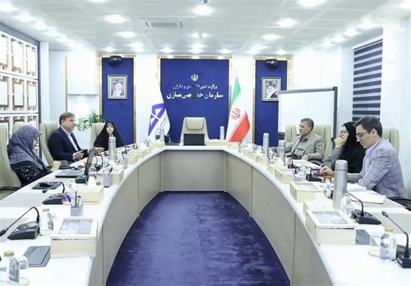 بررسی روند مولدسازی املاک مازاد و اجرای سیاست‌های کلی اصل 44 قانون اساسی