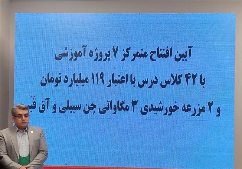 وزارت کشور جمهوری اسلامی ایران , اسکندر مومنی , مدرسه سازی , مدرسه , 