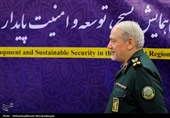سرلشکر سید یحیی صفوی دستیار و مشاور فرمانده معظم کل قوا در نشست خبری همایش «بسیج، توسعه و امنیت پایدار منطقه جنوب‌شرق کشور»