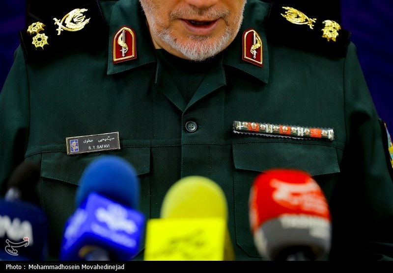 سرلشکر سید یحیی صفوی دستیار و مشاور فرمانده معظم کل قوا در نشست خبری همایش «بسیج، توسعه و امنیت پایدار منطقه جنوب‌شرق کشور»