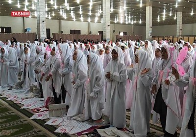 برگزاری جشن تکلیف 230 دانش‌آموز دختر بهاباد با هدف ترویج مسئولیت دینی