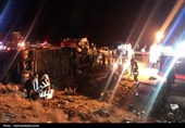 گزارش تصویری واژگونی اتوبوس در محور اصفهان-نطنز