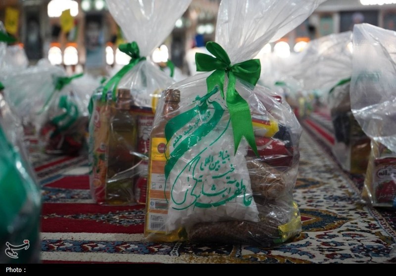 توزیع 1000 بسته معیشتی در مهدیشهر همزمان با رزمایش مواسات رمضان 