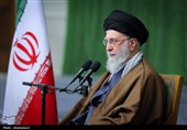 الامام الخامنئی یؤکد ضرورة تبیین دوافع وقیم فترة الدفاع المقدس لجیل الشباب