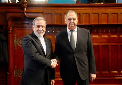 Лавров приветствует Аракчи в историческом здании Министерства иностранных дел России