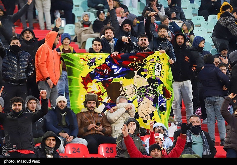 دیدار تیم‌های فوتبال تراکتور و پرسپولیس