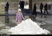 بارش برف در حرم مطهر رضوی