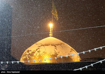 İmam Rıza'nın Türbesi'nde Kar Yağışı