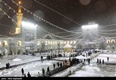 بارش برف در حرم مطهر رضوی