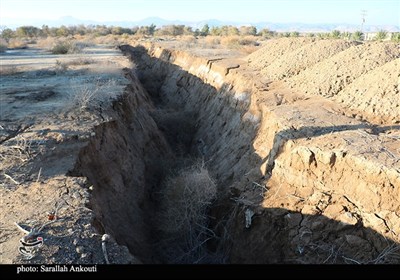 علت فرونشست زمین در کرمانشاه مشخص شد؛ کشت‌های آب‌بر‌!