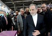 عراقچی: از شرکت‌های ایرانی برای حضور در نمایشگاه‌های بین‌المللی حمایت می‌کنیم