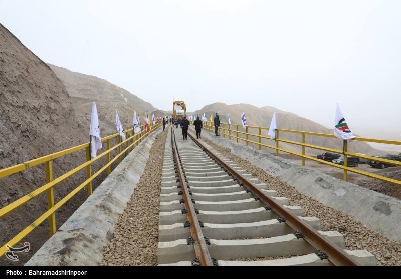 اجرای 3000 کیلومتر کریدور شمال-جنوب و شرق-غرب در دستور کار 