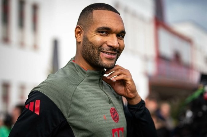 تیم فوتبال بایرن مونیخ , لیگ قهرمانان اروپا , بوندس‌لیگا آلمان , تیم فوتبال آرسنال انگلیس , ونسان کمپانی , 