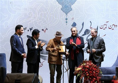 اعطای نشان اصالت به علی نصیریان