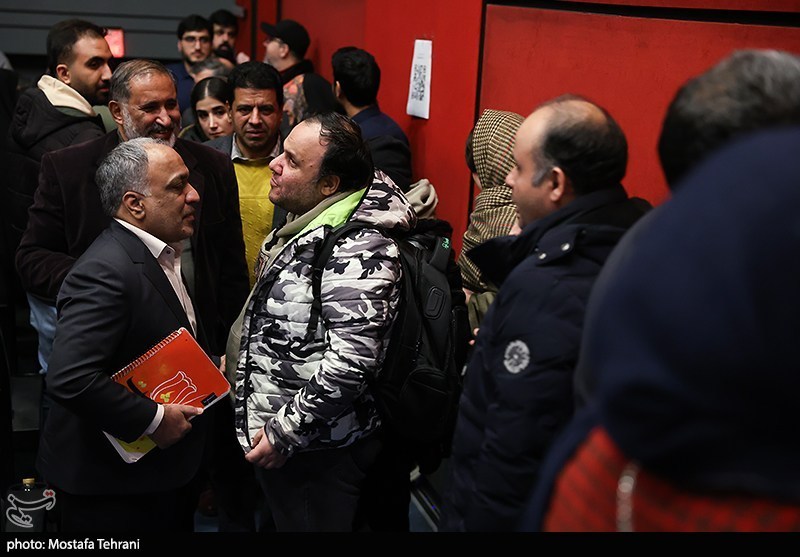 اکران اختصاصی مستند خودم می‌بینم