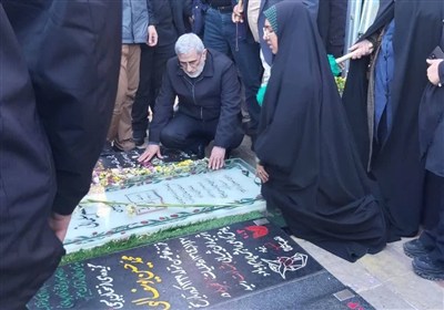 حضور سردار قاآنی در گلزار شهدای کرمان