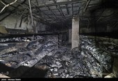 حرق وتخریب لمرکز لبیع المواد الغذائیة فی منطقة مبارکة فی اصفهان