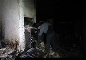 حرق وتخریب لمرکز لبیع المواد الغذائیة فی منطقة مبارکة فی اصفهان