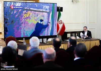 פגישת שר החוץ של איראן עם השגרירים באיראן