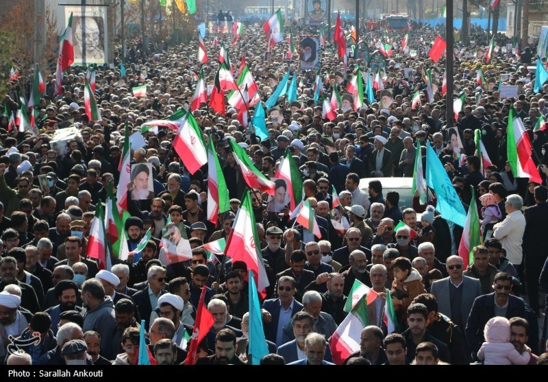 Иранцы собрались в знак осуждения насильственных беспорядков