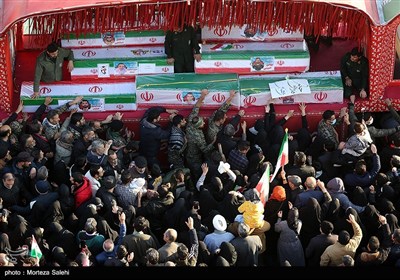 People of Isfahan Attend Funeral of Martyrs of Security