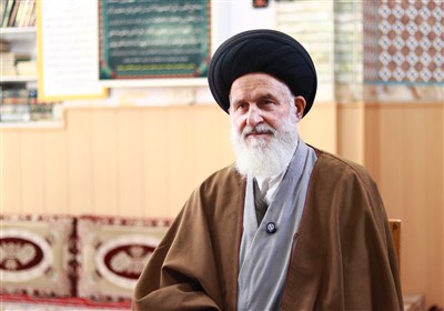 آیت‌الله توکل: بازی با آبروی کشور شوخی بردار نیست