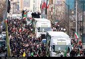 بمشارکة الشعب؛ طهران تشییع شهداءها الأبرار