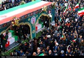 بمشارکة الشعب؛ طهران تشییع شهداءها الأبرار