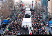 بمشارکة الشعب؛ طهران تشییع شهداءها الأبرار