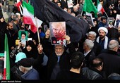 پوسترهای خاص در تشییع شهدای جنگ تروریستی اخیر