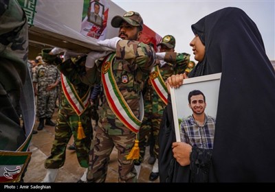 تشییع پیکر شهید مدافع امنیت امین سلیمی در حرم مطهر شاهچراغ (ع)