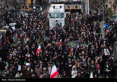 Yüz binlerce Tahran Halkı Eşliginde, Güvenlik Şehitleri Uğurlandı