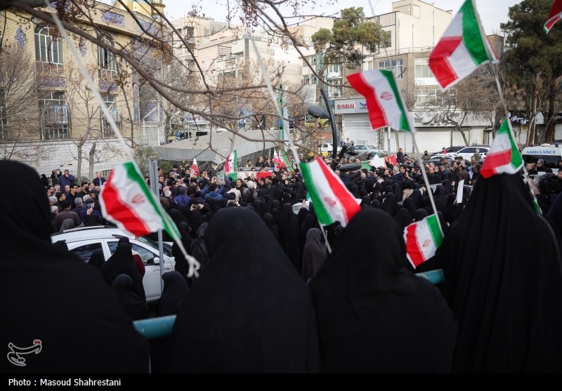 تشییع پیکر2 شهید مدافع امنیت در محله نازی آباد تهران