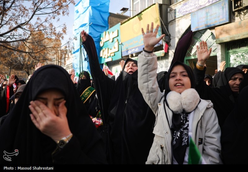 تشییع پیکر2 شهید مدافع امنیت در محله نازی آباد تهران