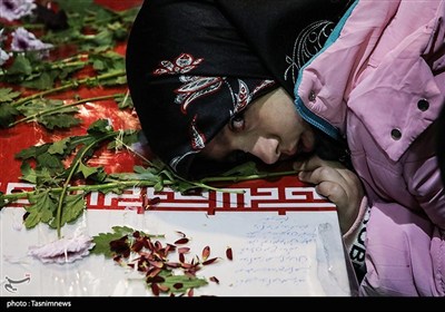 خاکسپاری شهدای جنگ تروریستی اخیر