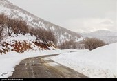 بارش برف در منطقه گریت شهرستان خرم آباد
