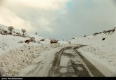 بارش برف و باران در اغلب جاده‌ها