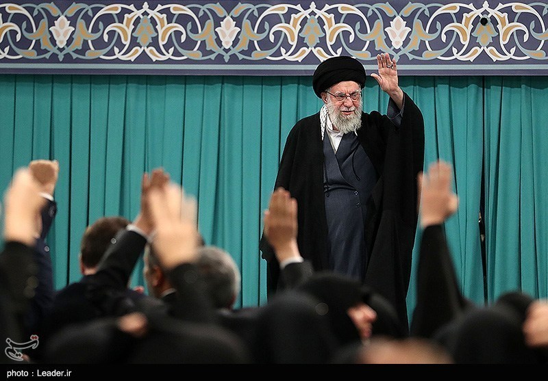 لقاء فئات مختلفة من الشعب مع قائد الثورة الإسلامية