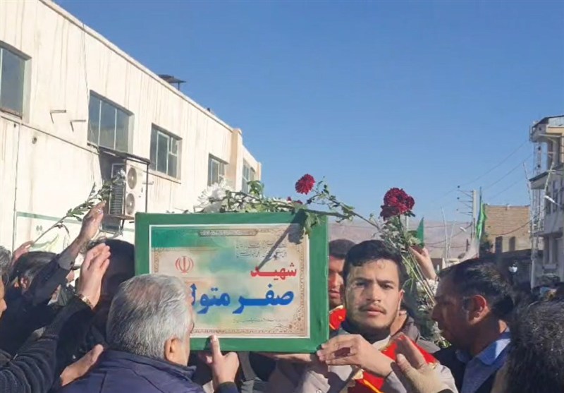 آیین تشییع شهید صفر متولی در آرادان برگزار شد