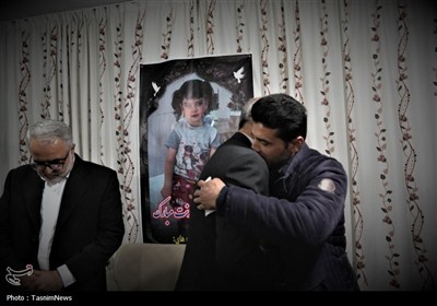 دیدار استاندار کرمانشاه با خانواده شهیده سه ساله، ملینا اسدی