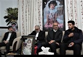 دیدار استاندار کرمانشاه با خانواده شهیده سه ساله، ملینا اسدی