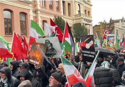 אלפים מפגינים באיסטנבול לתמיכה באיראן